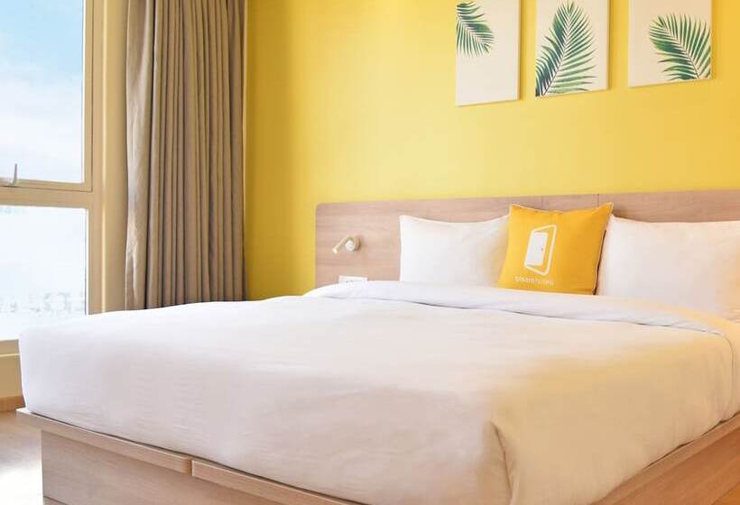 Hotel Bloom Golf Course Road