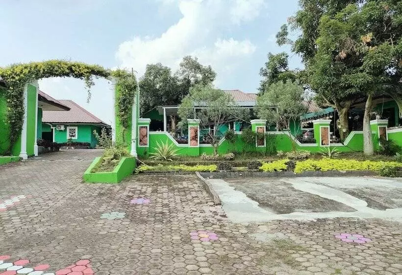 ホテル Bukit Sentabi Penembahen
