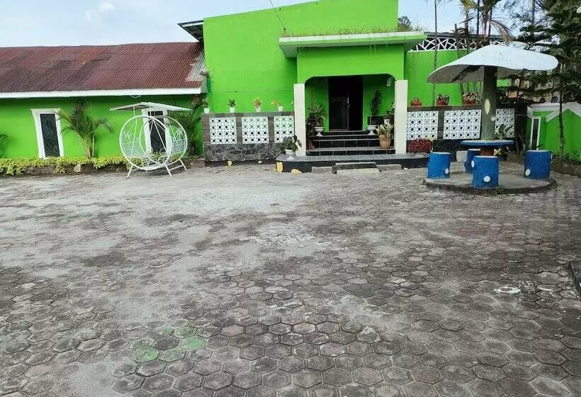 ホテル Bukit Sentabi Penembahen