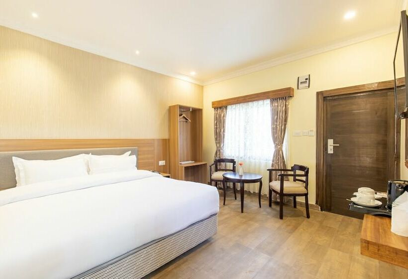 هتل Classic Plaza