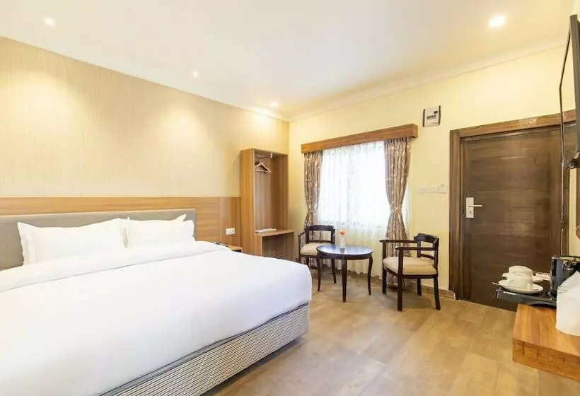 هتل Classic Plaza