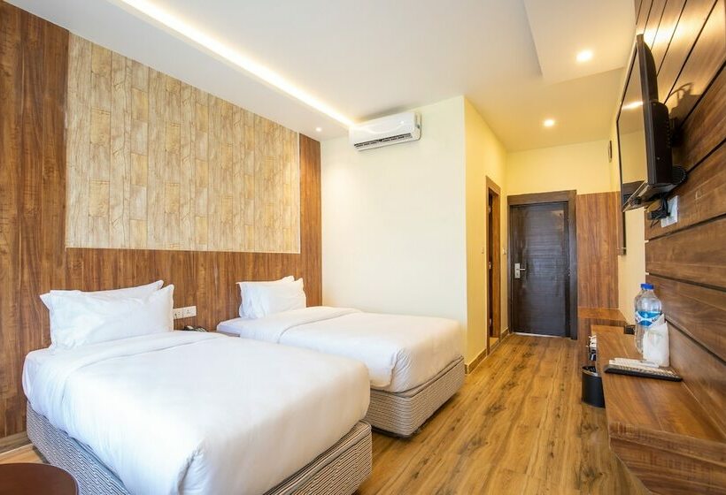 هتل Classic Plaza