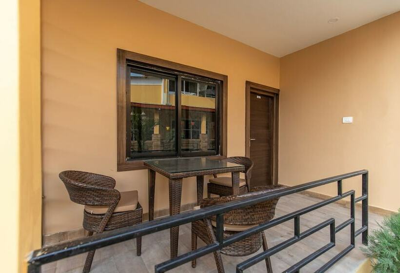 هتل Classic Plaza