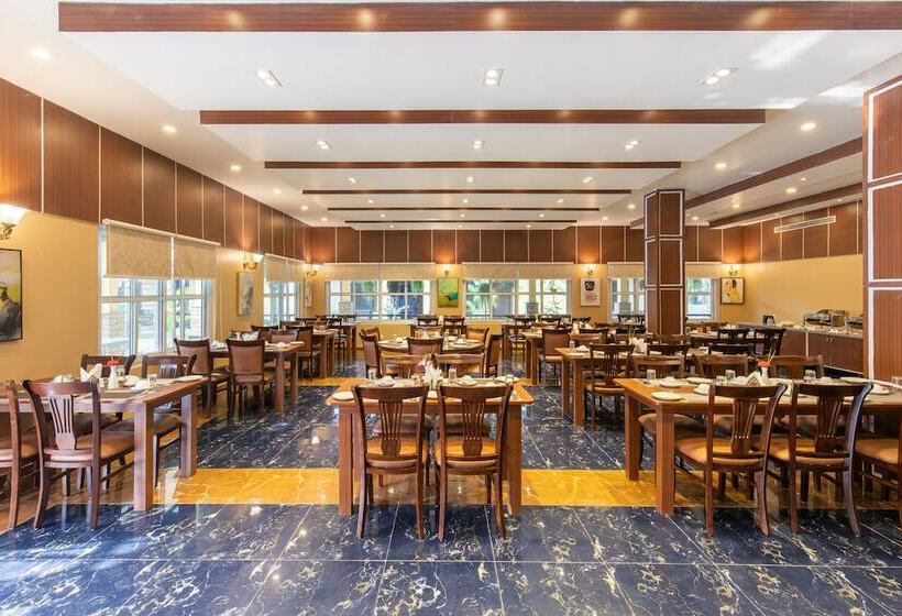 هتل Classic Plaza