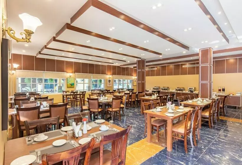 هتل Classic Plaza