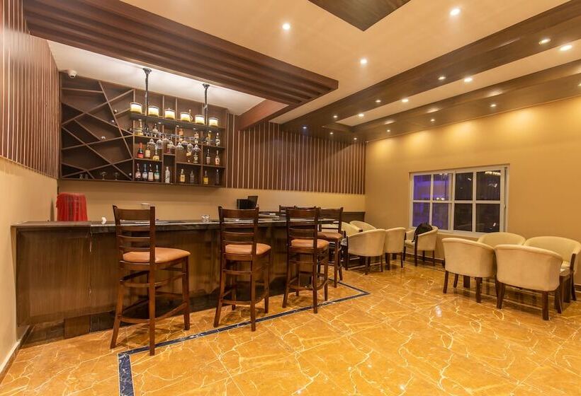 هتل Classic Plaza