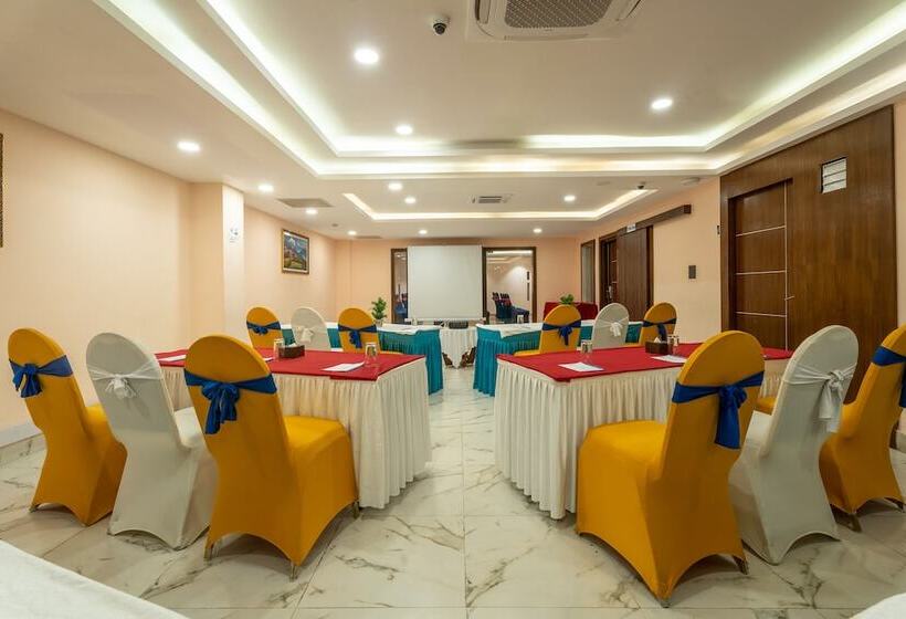 هتل Dream International