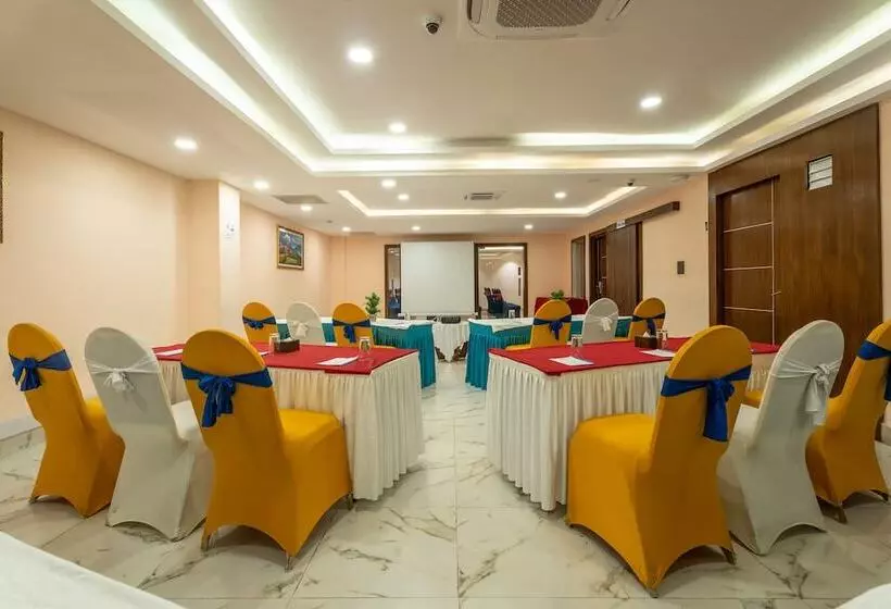 هتل Dream International