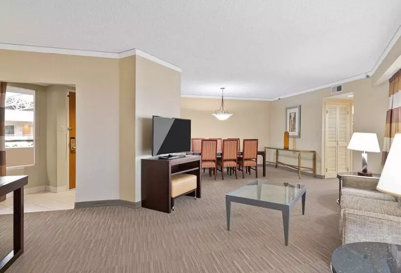 Hotelli Harmony Suites Secaucus Meadowlands