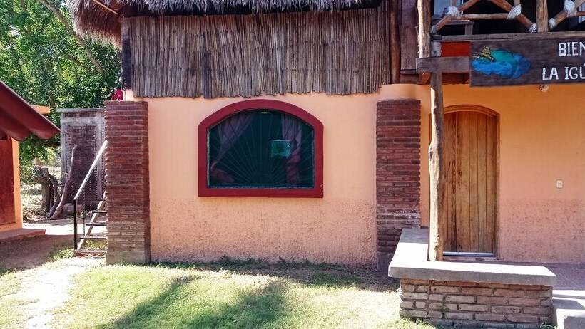 ホテル Iguana Loca Apartments & Bungalows