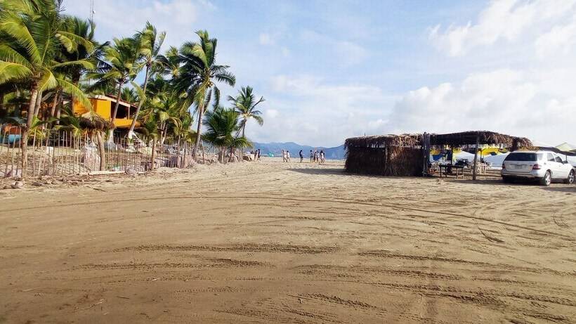 ホテル Iguana Loca Apartments & Bungalows