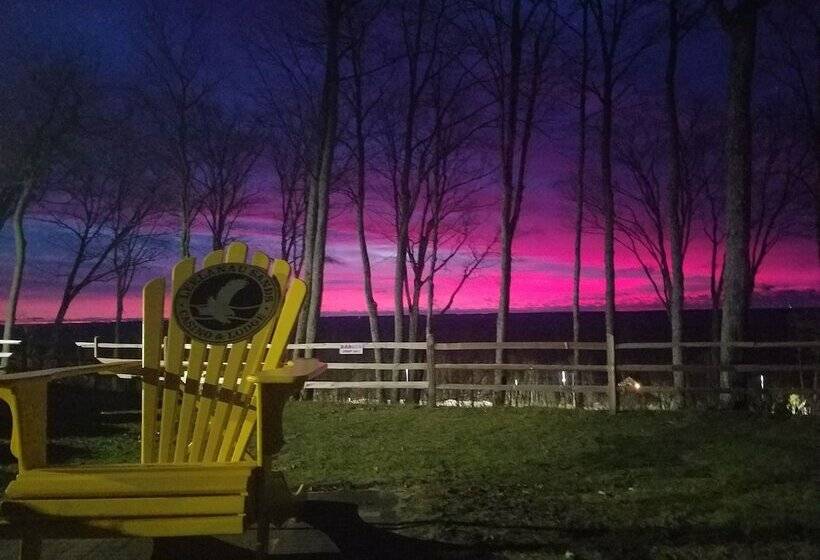 فندق Leelanau Sands Casino & Lodge