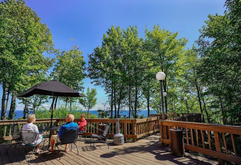 فندق Leelanau Sands Casino & Lodge