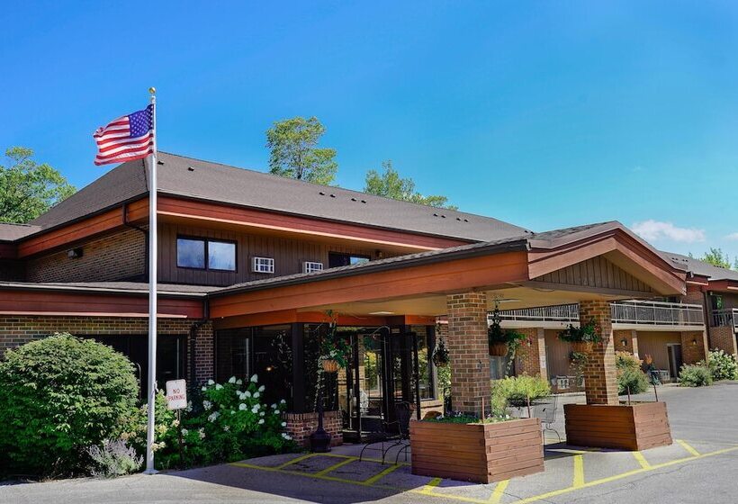 فندق Leelanau Sands Casino & Lodge