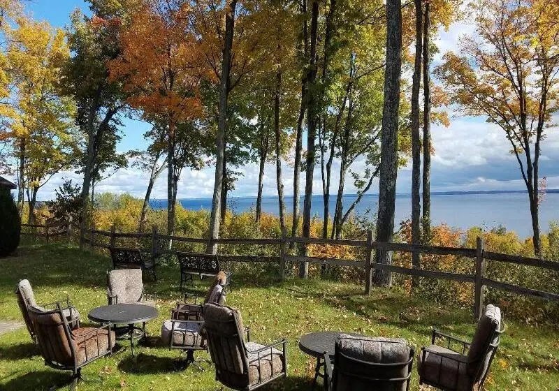 ホテル Leelanau Sands Casino & Lodge