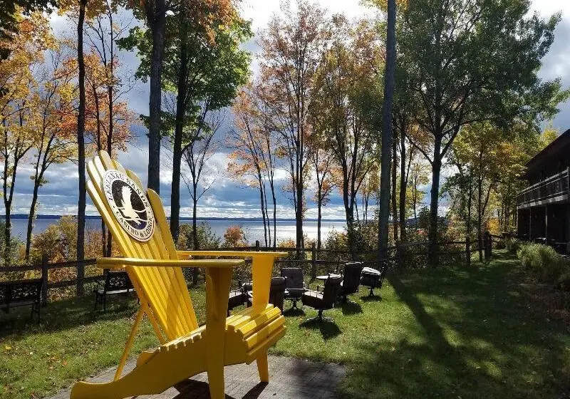 ホテル Leelanau Sands Casino & Lodge