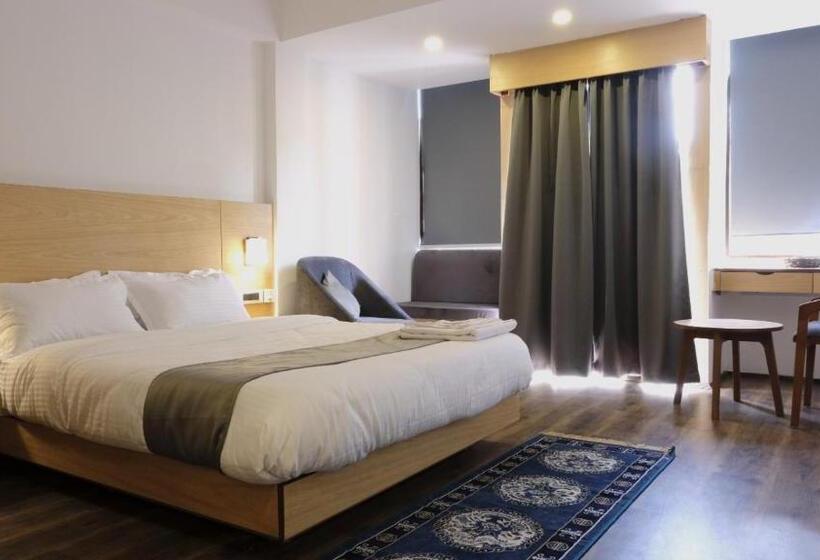 هتل Sernya M.g.marg