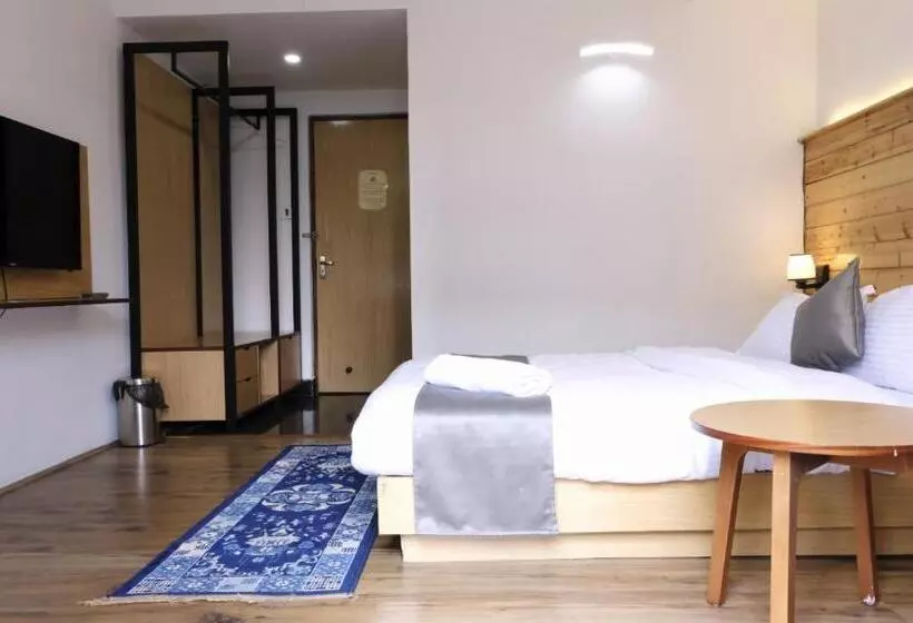 Hotel Sernya M.g.marg