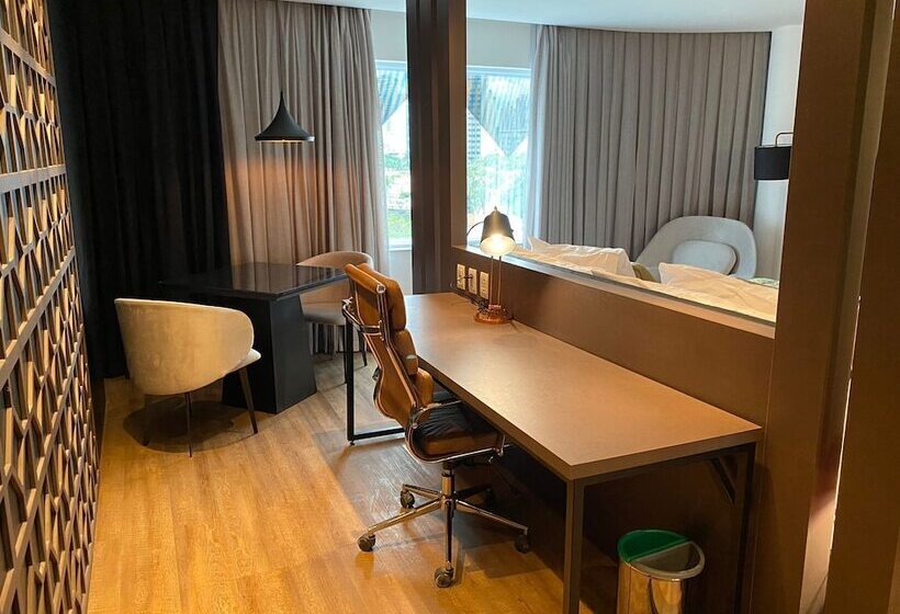 호텔 Qs Marista Stay And