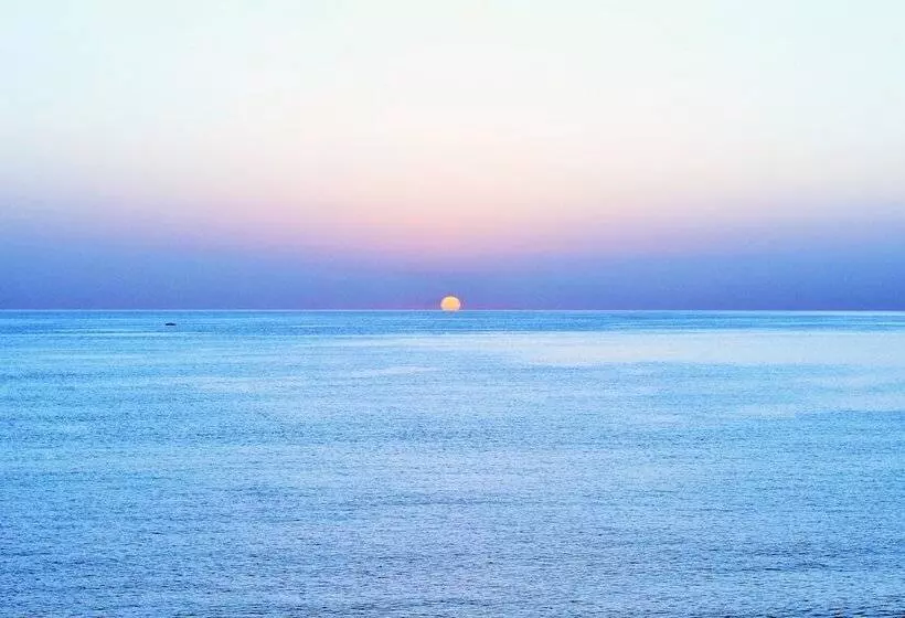 هتل Tiwi Sunrise