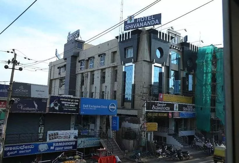 I Roomz Hotel Shivananda