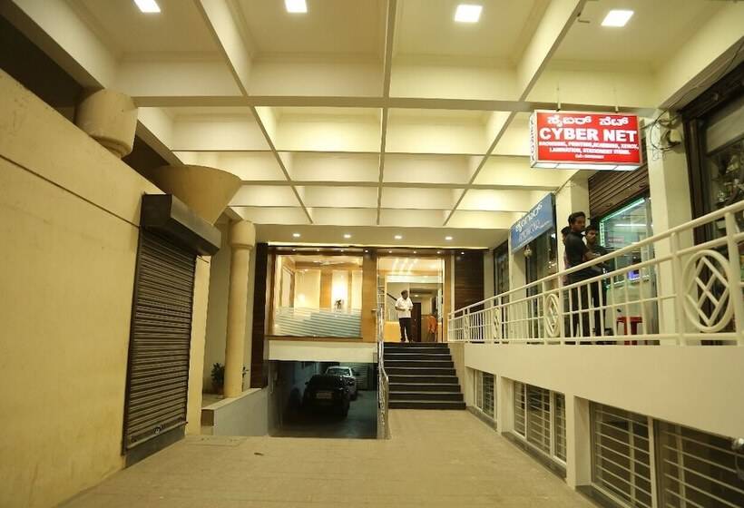 I Roomz Hotel Shivananda