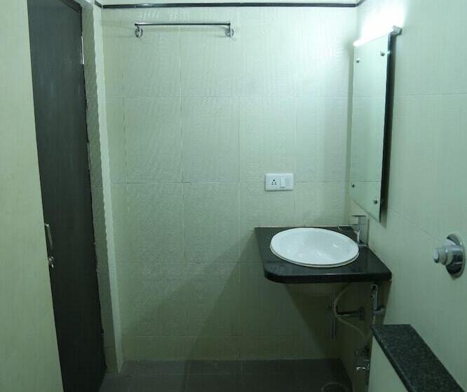 I Roomz Hotel Shivananda