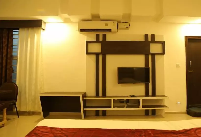 I Roomz Hotel Shivananda