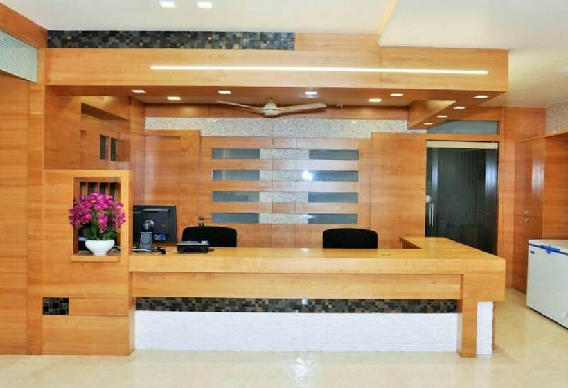 I Roomz Hotel Shivananda