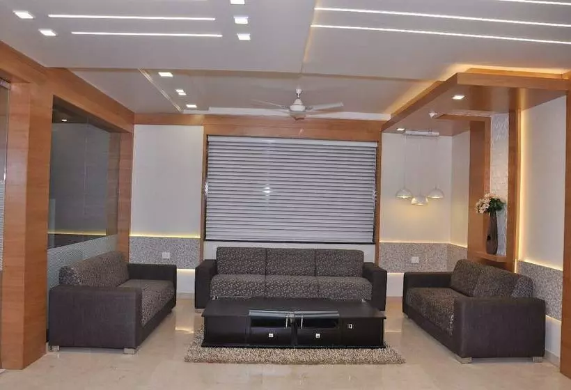 I Roomz Hotel Shivananda