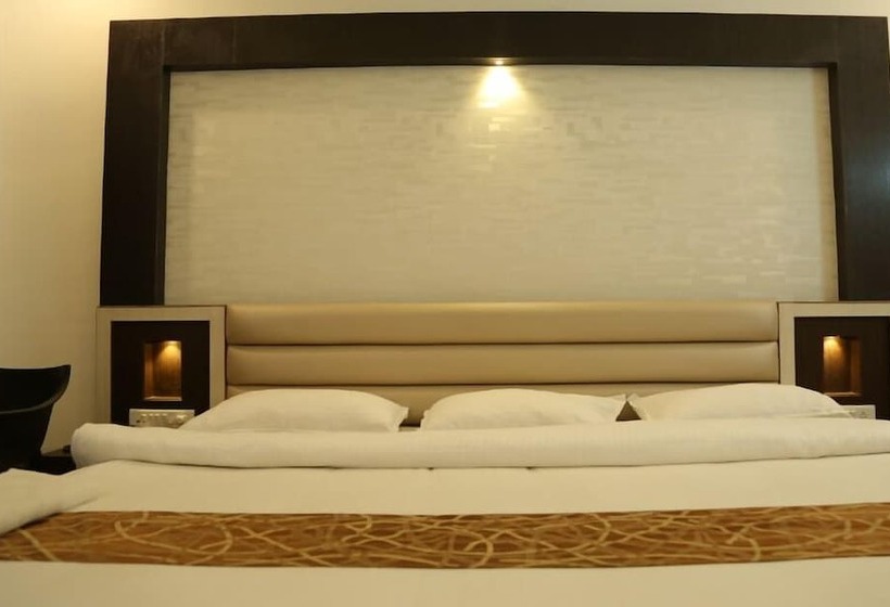 I Roomz Hotel Shivananda