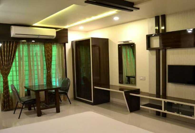 I Roomz Hotel Shivananda