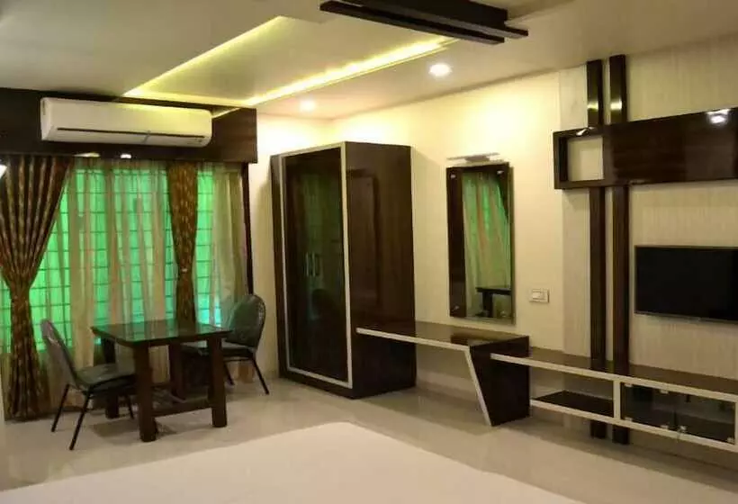 I Roomz Hotel Shivananda