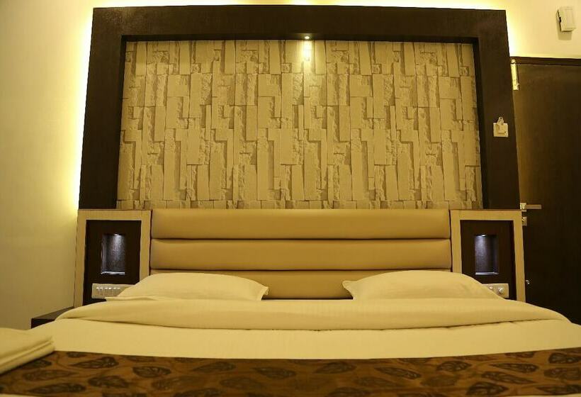 I Roomz Hotel Shivananda