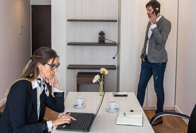 هتل Mercure Rosario