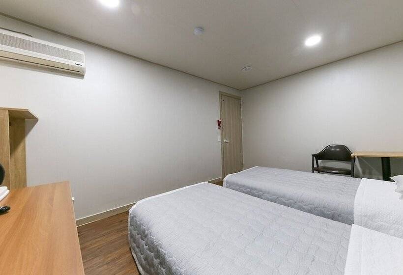 מוטל Seosan Byeolbam