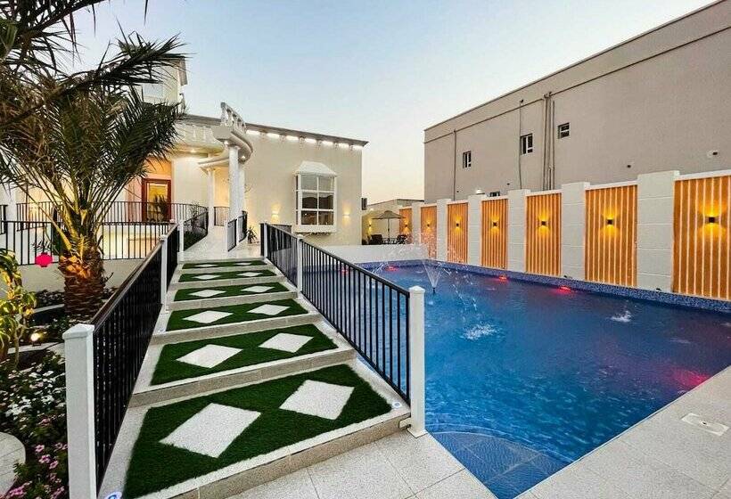 پانسیون Discovery Guest House Sur