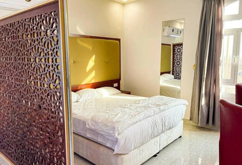 پانسیون Discovery Guest House Sur