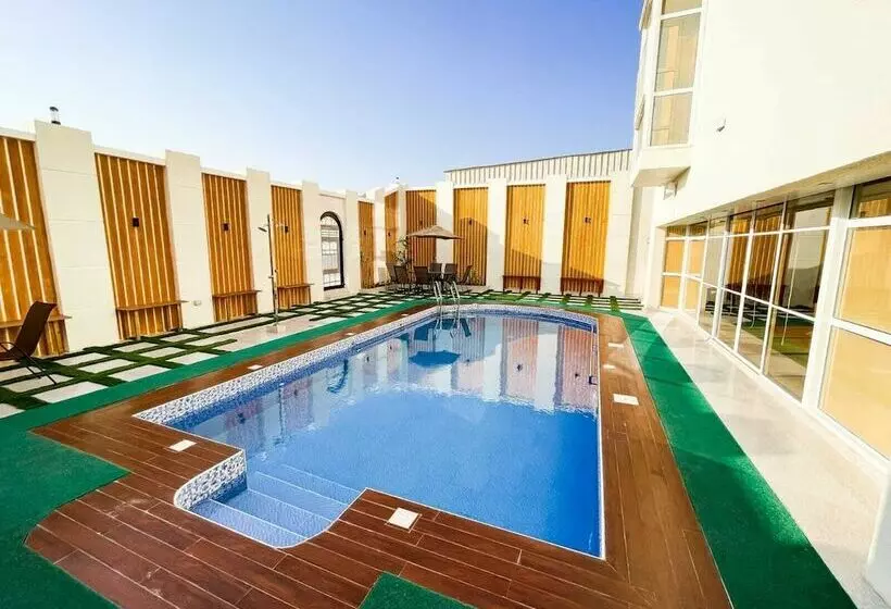 پانسیون Discovery Guest House Sur