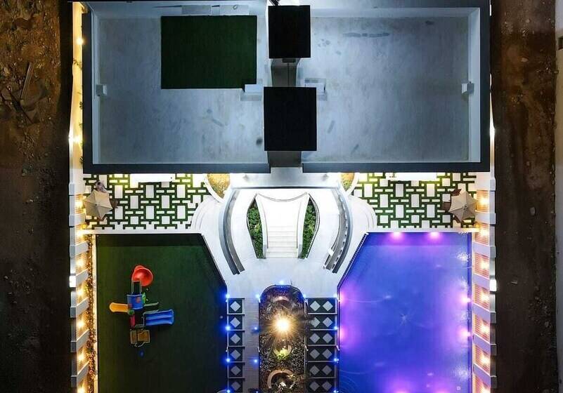 پانسیون Discovery Guest House Sur