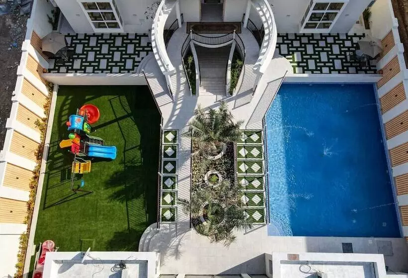 پانسیون Discovery Guest House Sur