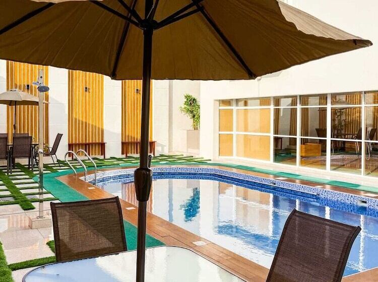 پانسیون Discovery Guest House Sur