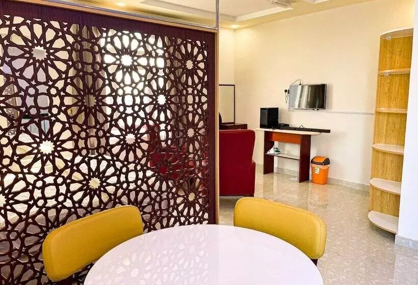 پانسیون Discovery Guest House Sur