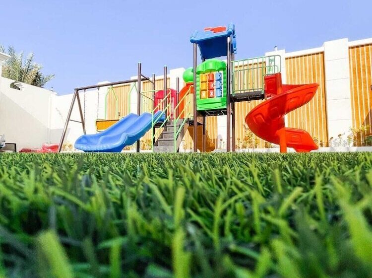 پانسیون Discovery Guest House Sur