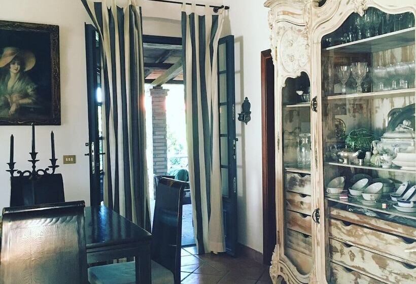 レジデンス Beautiful Villa In The Country Side Of Rome, Italy