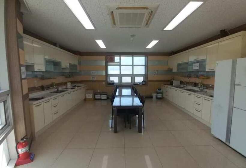 Danyang Three Nests Stay Pension