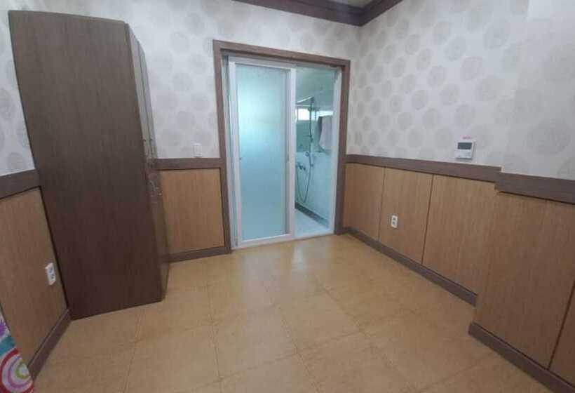 Danyang Three Nests Stay Pension