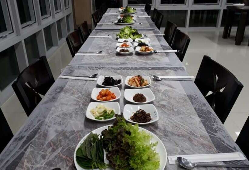 Danyang Three Nests Stay Pension