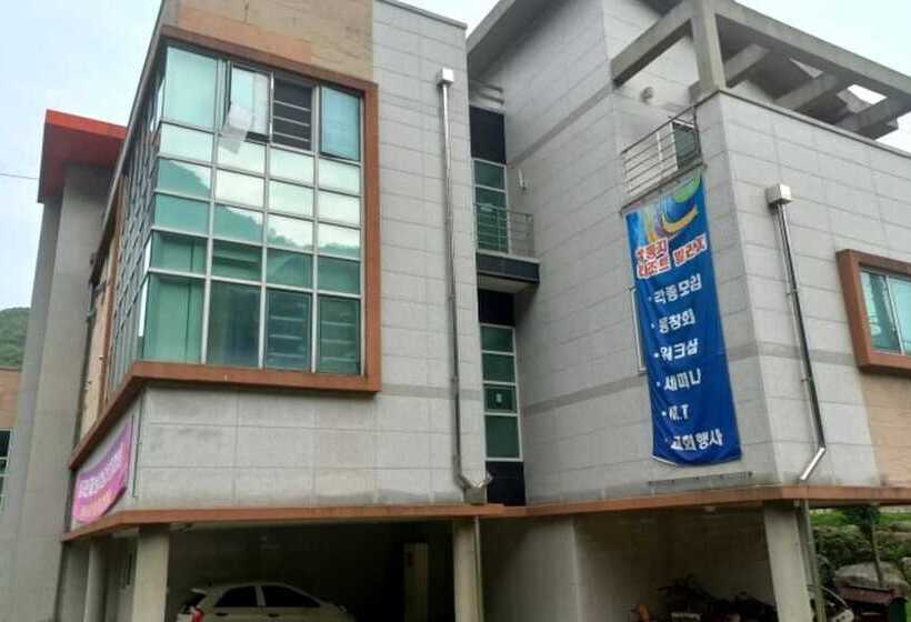 Danyang Three Nests Stay Pension