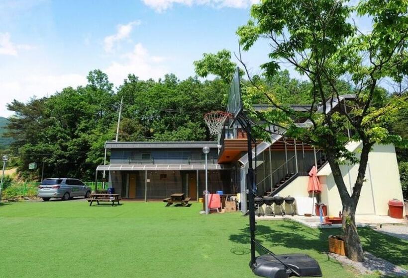 Gapyeong Jayusigan Pension